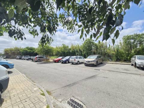 Terreno com 2000m2, junto Universidades, na Ajuda, Lisboa