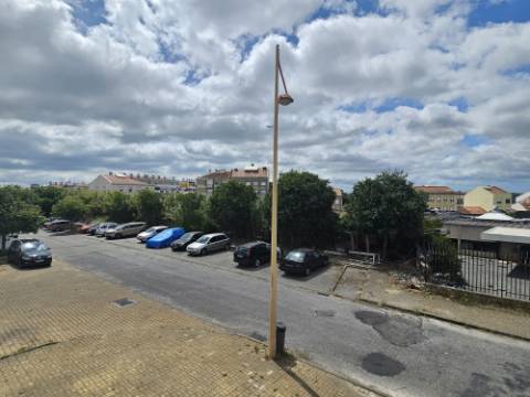 Terreno com 2000m2, junto Universidades, na Ajuda, Lisboa