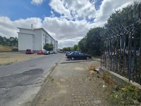 Terreno com 2000m2, junto Universidades, na Ajuda, Lisboa