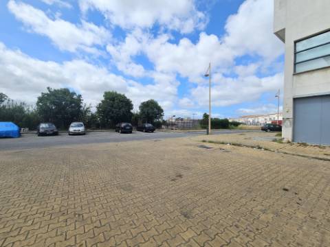 Terreno com 2000m2, junto Universidades, na Ajuda, Lisboa