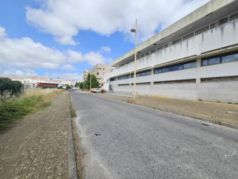 Terreno com 2000m2, junto Universidades, na Ajuda, Lisboa