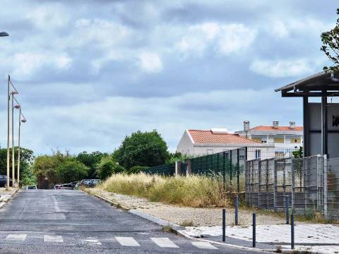 Terreno com 2000m2, junto Universidades, na Ajuda, Lisboa