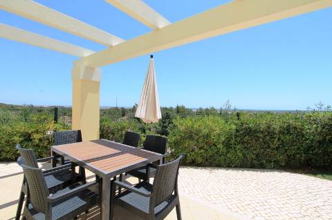 Luxuosas moradias V3 equipadas e mobiladas em Golfe Country Clube, Algarve