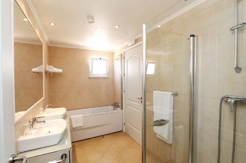 Luxuosas moradias V3 equipadas e mobiladas em Golfe Country Clube, Algarve