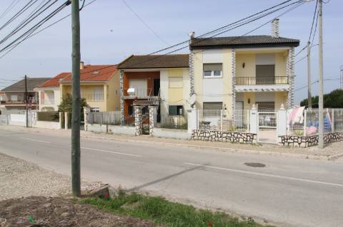 Andar de T3/T2 moradia Bi Familiar, em Alcochete