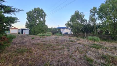 Lote de terreno para construção com 14.885m2, frente estrada principal, na Quinta da Beloura, Sintra