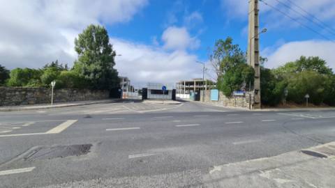 Lote de terreno para construção com 14.885m2, frente estrada principal, na Quinta da Beloura, Sintra