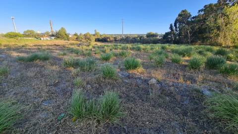 Lote de terreno para construção com 14.885m2, frente estrada principal, na Quinta da Beloura, Sintra