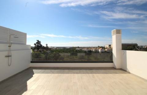 Moradia de Luxo T4 em Tavira - Conforto e Elegância