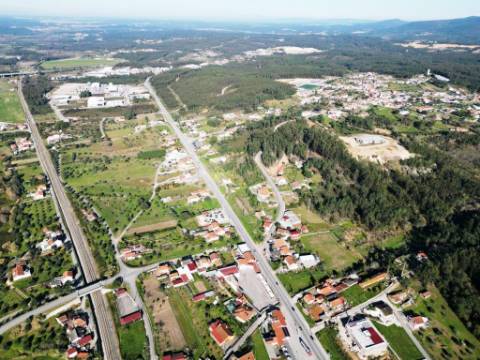 Lote de terreno de 60841m2 com armazém de 1200m2, em Pelariga, Pombal, Leiria