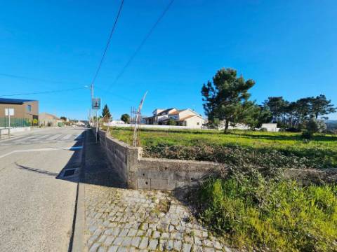 Armazém de 1200m2 em lote de 60841m2, em Pelariga, Pombal, Leiria