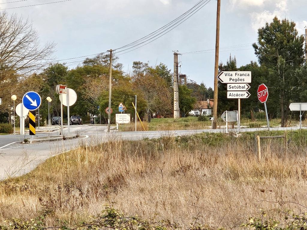 Terreno de 108.508m2 com PIP aprovado para a construção de 34.931m2 em Pegões-Gare, Montijo, Setú
<!DOCTYPE html>
<html lang=