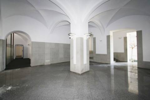 Nobre prédio apalaçado no centro de Évora