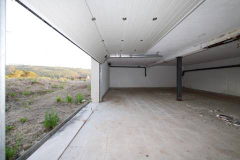 Moradia inacabada em Valado dos Frades, Nazaré