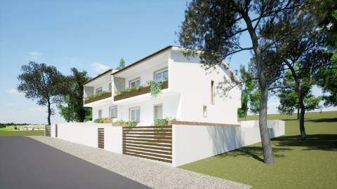 Moradia inacabada em Valado dos Frades, Nazaré