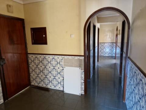 Apartamento T3 na Pontinha, Lisboa