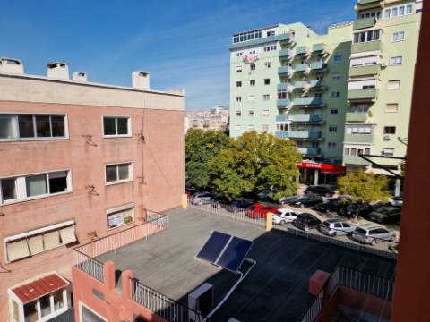 Apartamento T3 na Pontinha, Lisboa