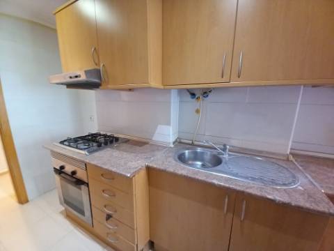 Apartamento T2 renovado no Bairro da Torre em Cascais