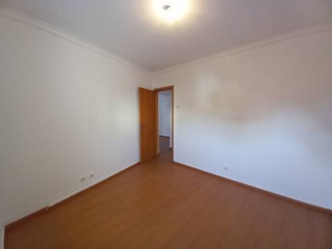 Apartamento T2 renovado no Bairro da Torre em Cascais