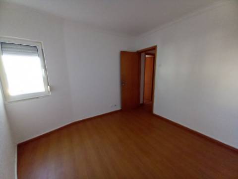 Apartamento T2 renovado no Bairro da Torre em Cascais