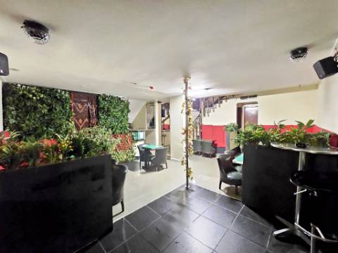 VENDA DE BAR - ESPAÇO COMERCIAL COM LICENÇA NOCTURNA