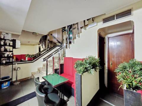 VENDA DE BAR - ESPAÇO COMERCIAL COM LICENÇA NOCTURNA