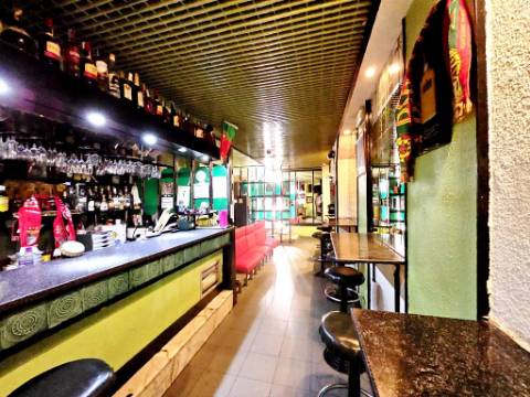 BAR EM VENDA - ESPAÇO COMERCIAL COM LICENÇA NOCTURNA