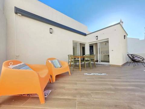 Moradia Algarvia Renovada no Coração de Cabanas de Tavira A Pé da Ria e da Praia