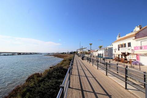 Moradia Algarvia Renovada no Coração de Cabanas de Tavira A Pé da Ria e da Praia