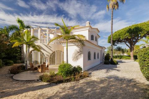 Triângulo Dourado, moradia com 4 quartos no campo de golfe de Vale do Lobo