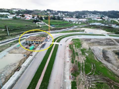 Novo apartamento T2, terraço e garagem box, junto ao centro Alcobaça