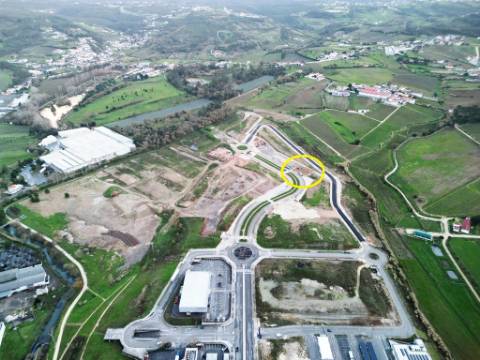 Novos apartamentos T3, varandas e garagem box, junto ao centro Alcobaça