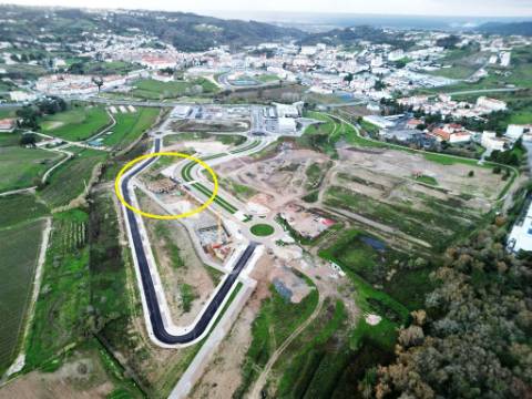 Novos apartamentos T3, varandas e garagem box, junto ao centro Alcobaça