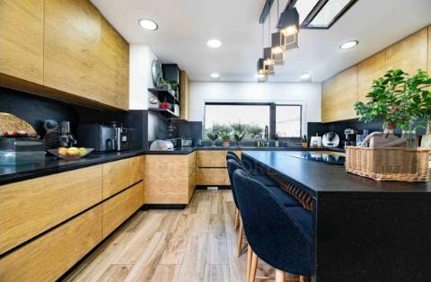 Magnifica moradia T4 com piscina na Urbanização Aroeira, em Santo Estevão