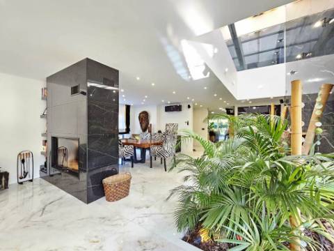 Magnifica moradia T4 com piscina na Urbanização Aroeira, em Santo Estevão