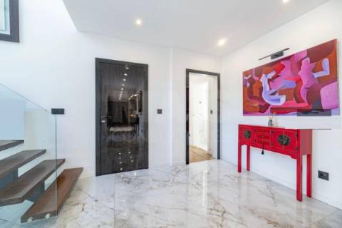 Magnifica moradia T4 com piscina na Urbanização Aroeira, em Santo Estevão