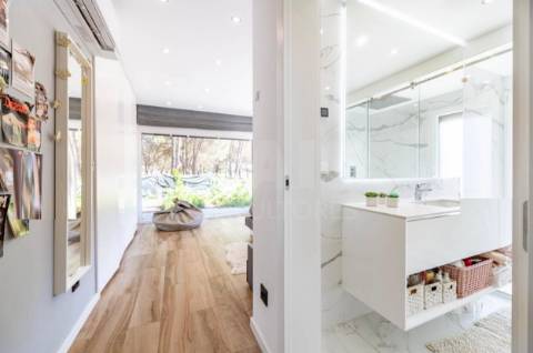 Magnifica moradia T4 com piscina na Urbanização Aroeira, em Santo Estevão