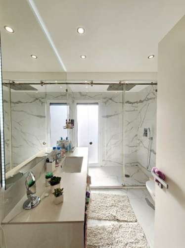 Magnifica moradia T4 com piscina na Urbanização Aroeira, em Santo Estevão