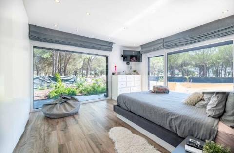 Magnifica moradia T4 com piscina na Urbanização Aroeira, em Santo Estevão