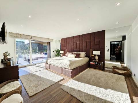 Magnifica moradia T4 com piscina na Urbanização Aroeira, em Santo Estevão