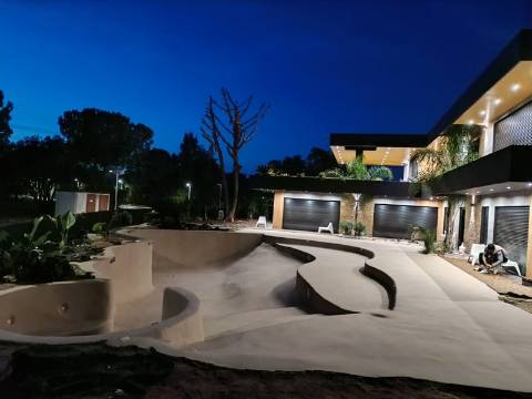 Magnifica moradia T4 com piscina na Urbanização Aroeira, em Santo Estevão