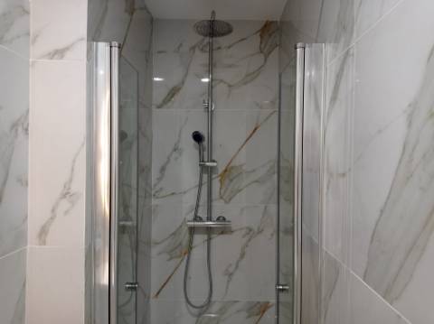 Apartamento T3 - totalmente remodelado, em Benfica