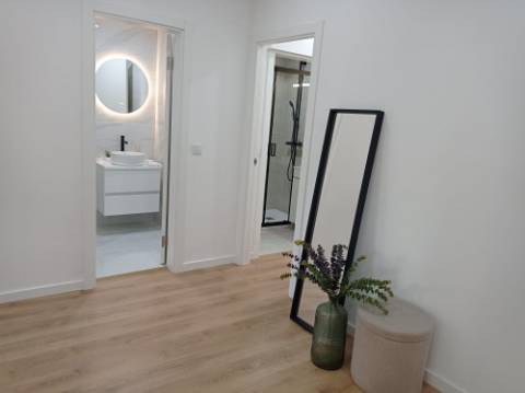 Apartamento T3 - totalmente remodelado, em Benfica