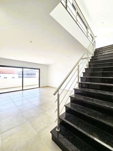 Apartamento T4 novo com 154,03m2, terraços no topo, garagem para 3 viaturas