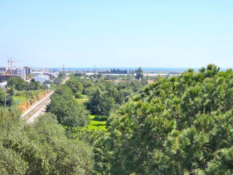 Apartamento T4 novo com 162,67m2, terraço no topo, garagem para 3 viaturas