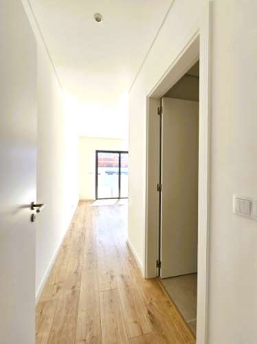 Apartamento T4 novo com 162,67m2, terraço no topo, garagem para 3 viaturas