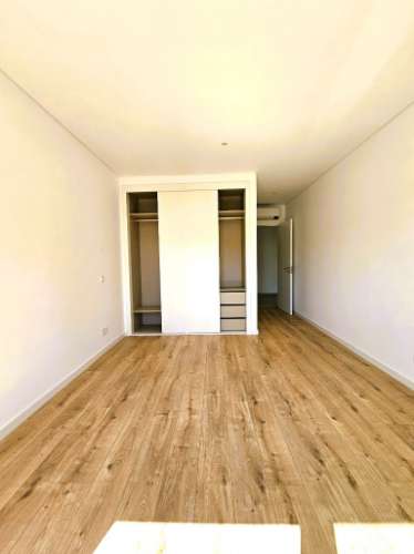 Apartamento T4 novo com 162,67m2, terraço no topo, garagem para 3 viaturas