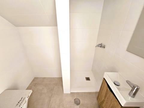 Apartamento T4 novo com 162,67m2, terraço no topo, garagem para 3 viaturas