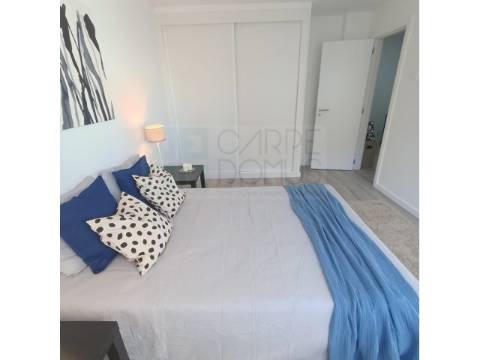 Apartamento T3 - totalmente renovado, em Benfica