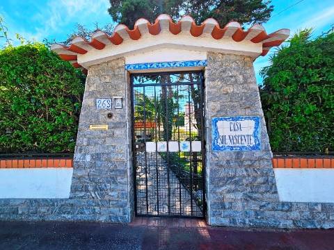 Requintada moradia T6, lote 651m2, em São Domingos de Rana, Cascais